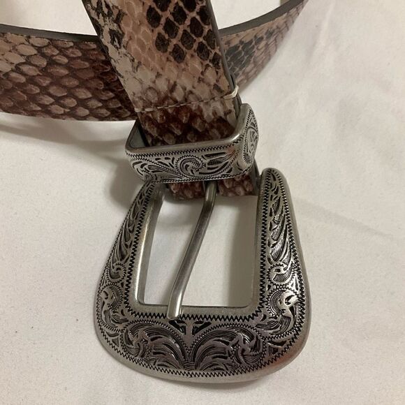 Urban Outfitters Snakeskin Belt with Silver Hardware, Medium - Picture 4 of 10